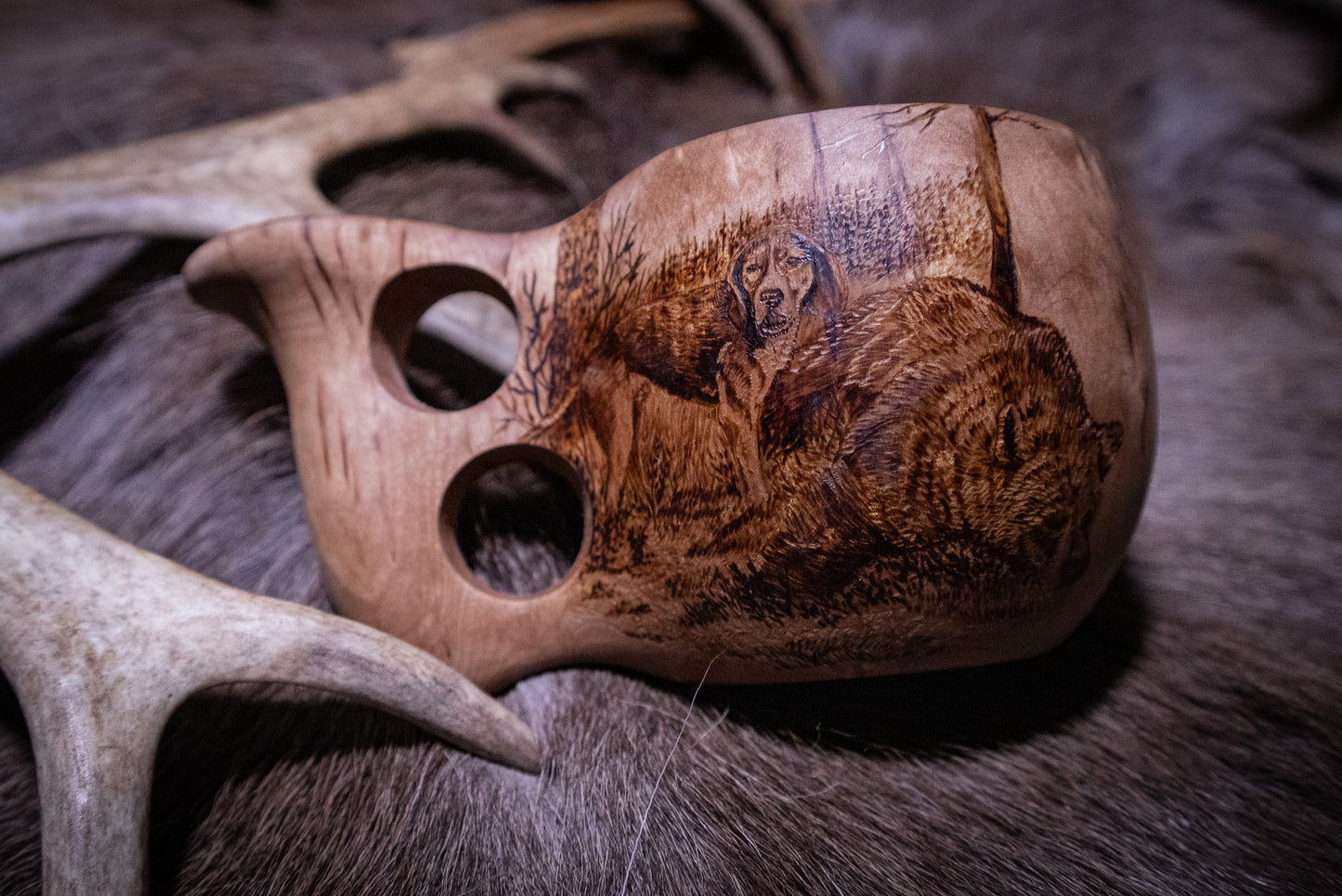 Kuksa kahdella kuvalla