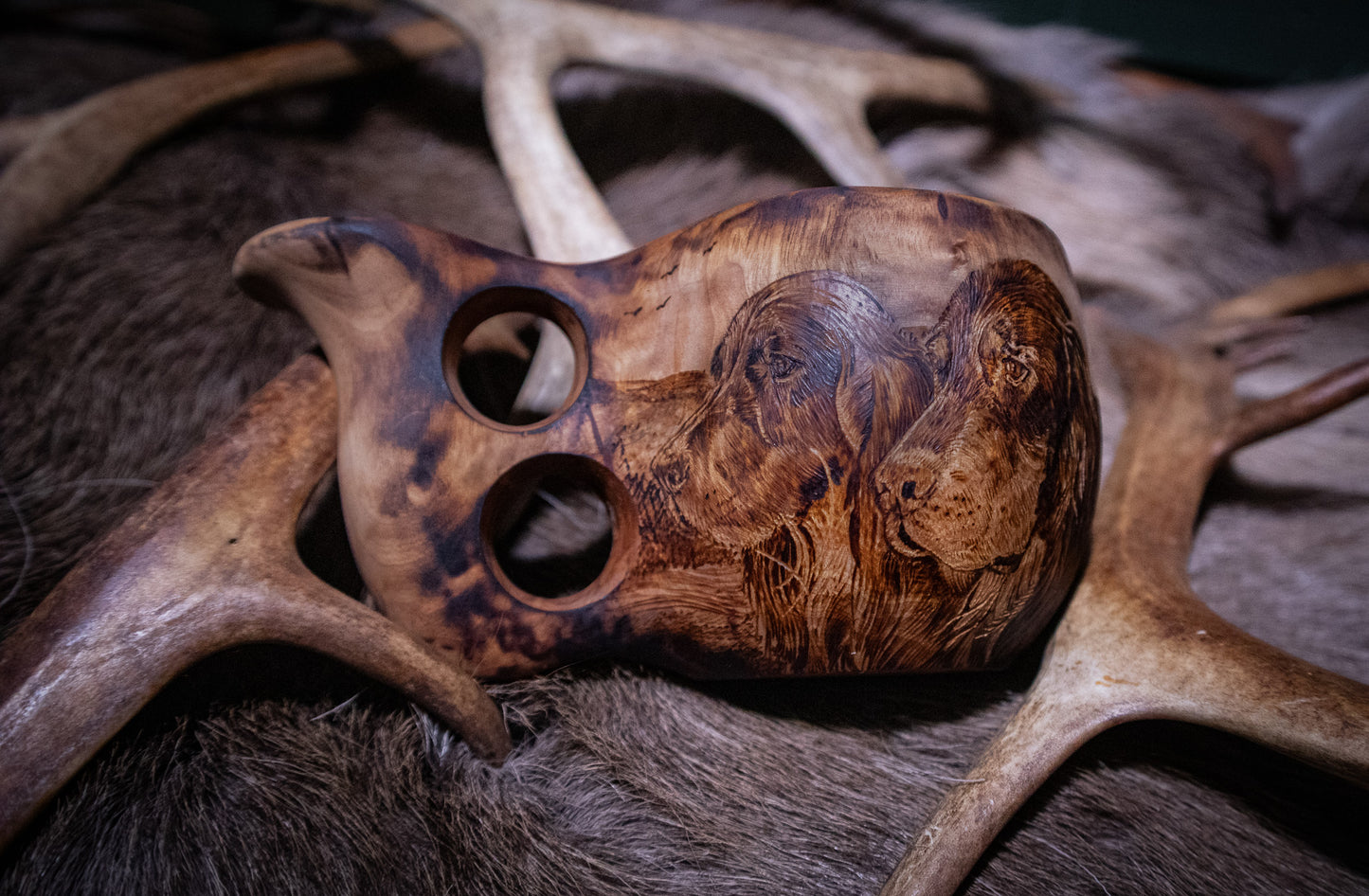 Kuksa kahdella kuvalla